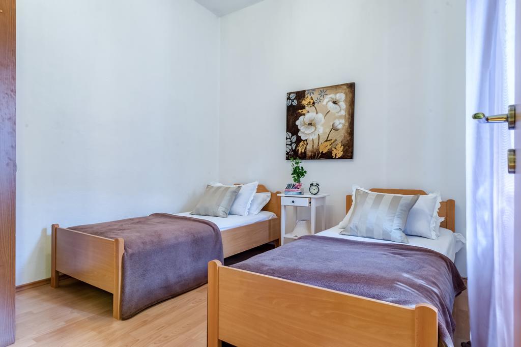 Apartments Bralic Vis Dış mekan fotoğraf