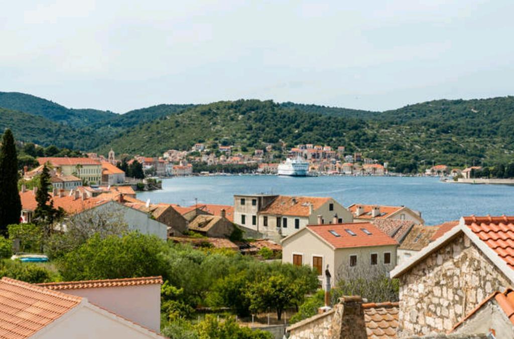 Apartments Bralic Vis Dış mekan fotoğraf