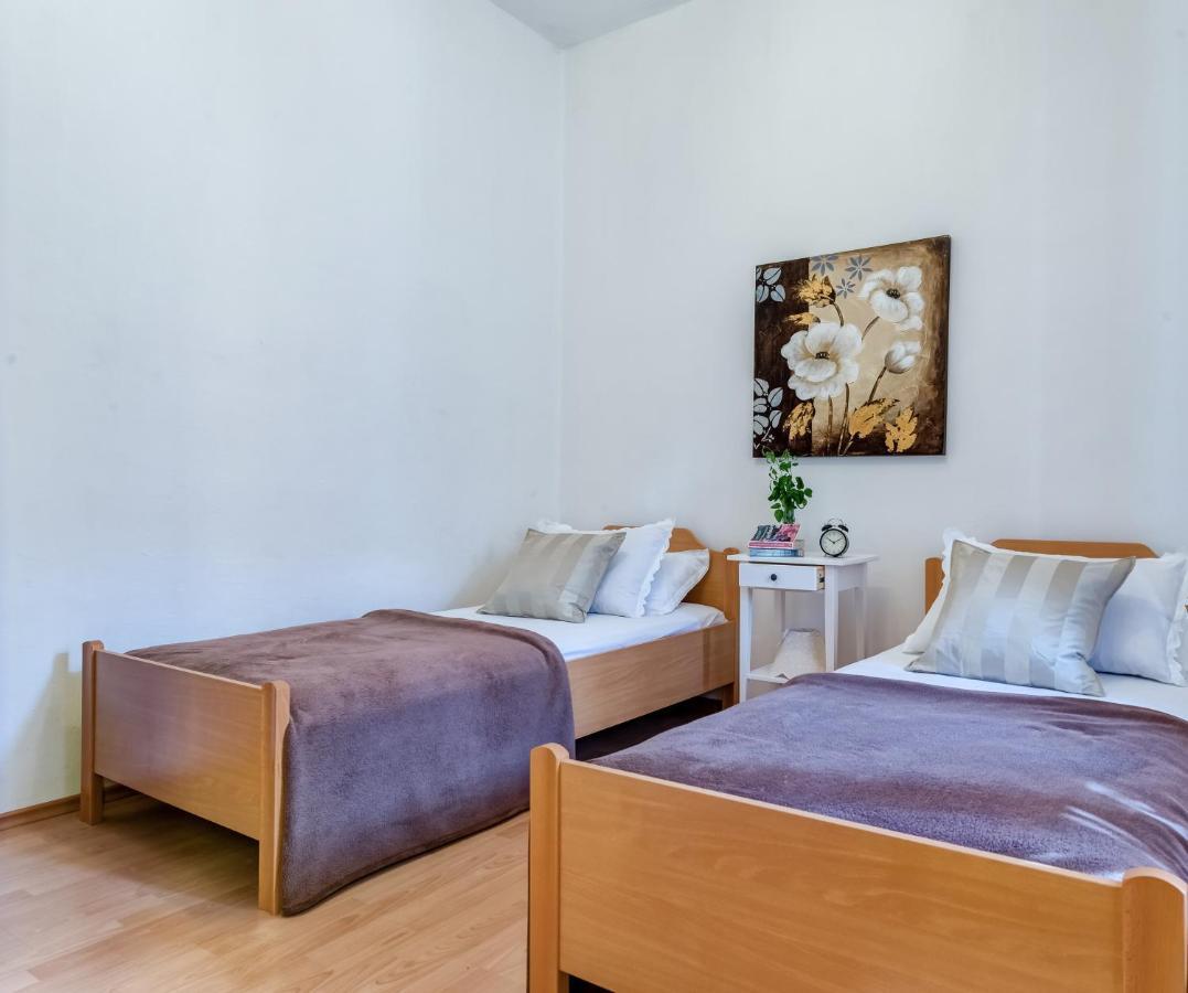 Apartments Bralic Vis Dış mekan fotoğraf